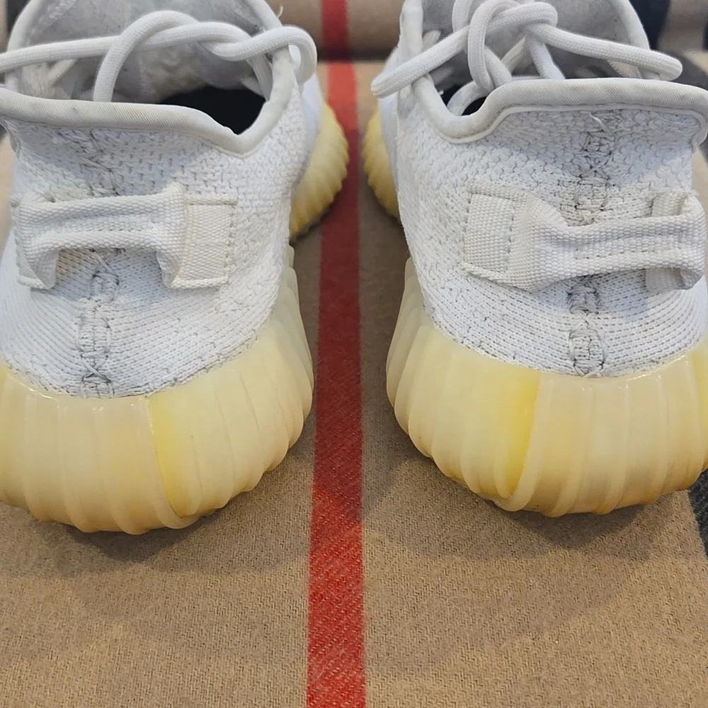 Adidas Yeezy BOOS 350 VS Low Cream White Sz  8 US - Picture 2 of 8